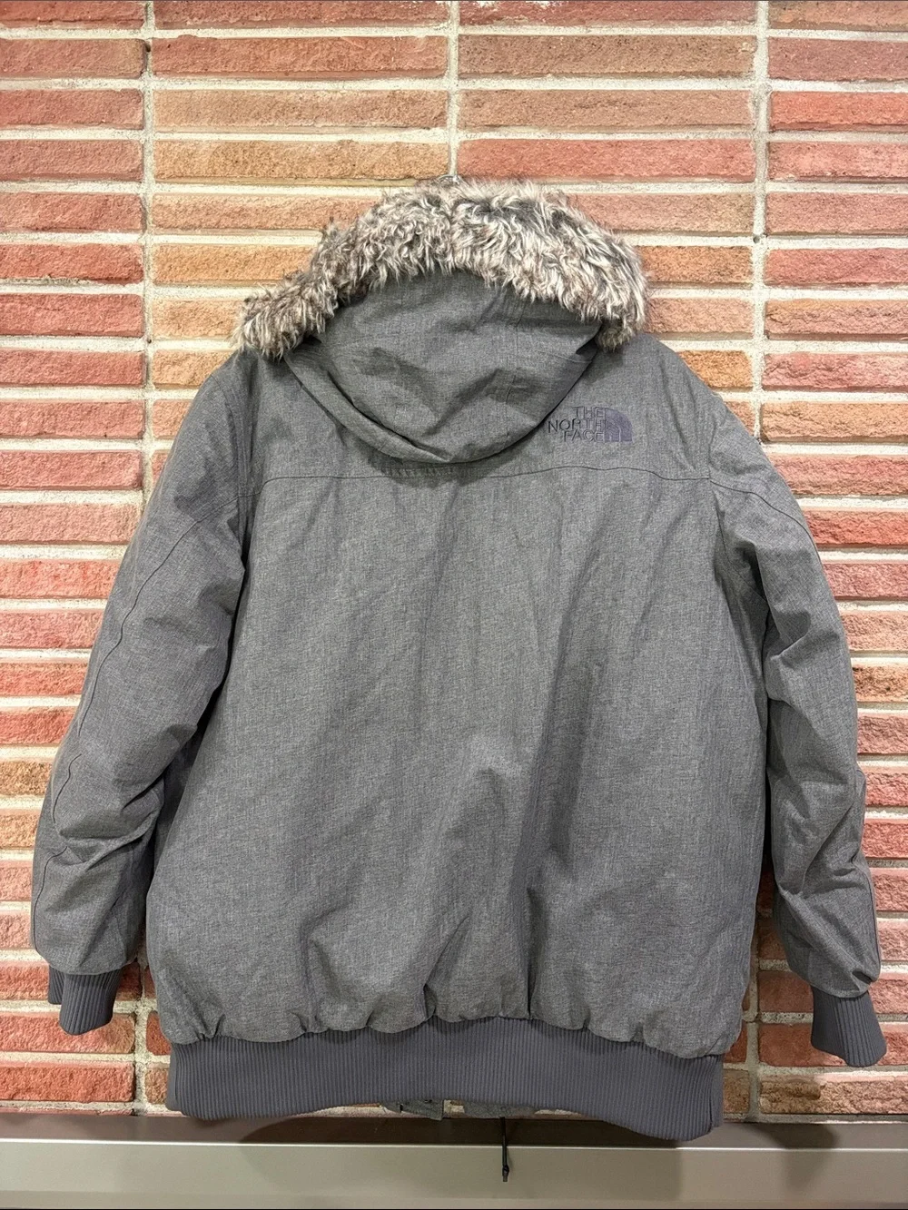 The North Face Gotham II Men’s Gray Down Parka Faux Fur Hood